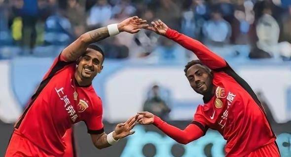 清晨新疆广汇调整名单以备全明星赛，临场应变环节打磨，球迷炸锅，训练强度明显提升的简单介绍